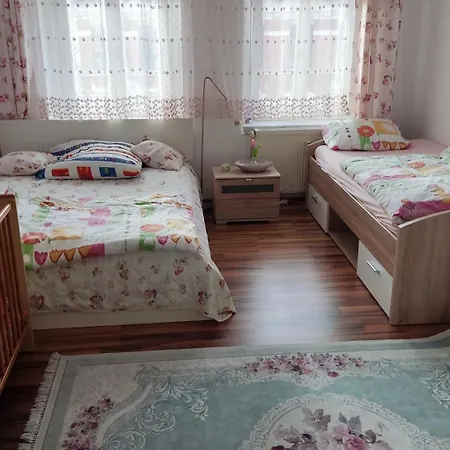 2 In Ruhiger Lage Apartment